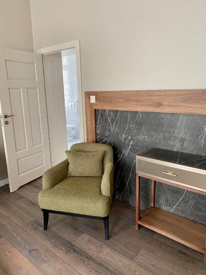 - Restauracja Zolty 3* Neustettin